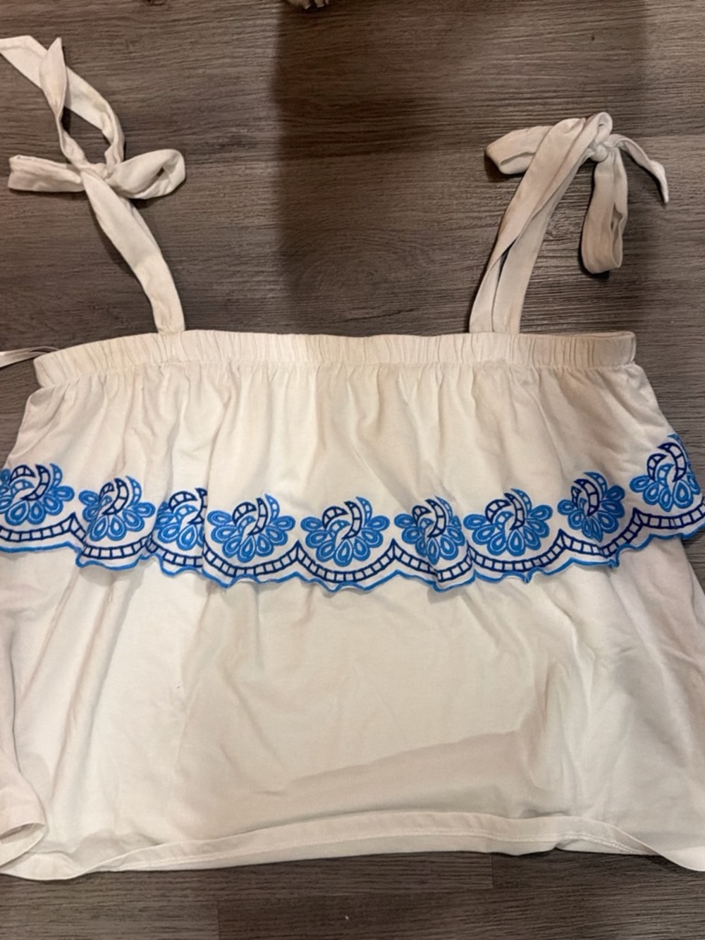 Lilly Pulitzer Benita Top Resort White Blue Embroidered Tie Strap Ruffle Tank